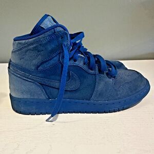Nike Air Jordan 1 Retro High Blue Suede Sneakers Youth Size 6